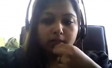 Bored Desi Chubby On Webcam Plays With Her Boobie