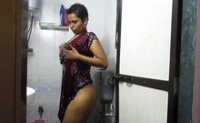 Indian College 18 Year Old Big Ass Babe In Bathroom
