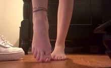 Linsey Dawn solo foot fetish