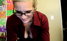Amateur Webcam Chick Masturbates On Webcam More At